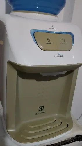 Bebedouro Electrolux com compressor