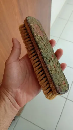 Escova antiga para sapatos 