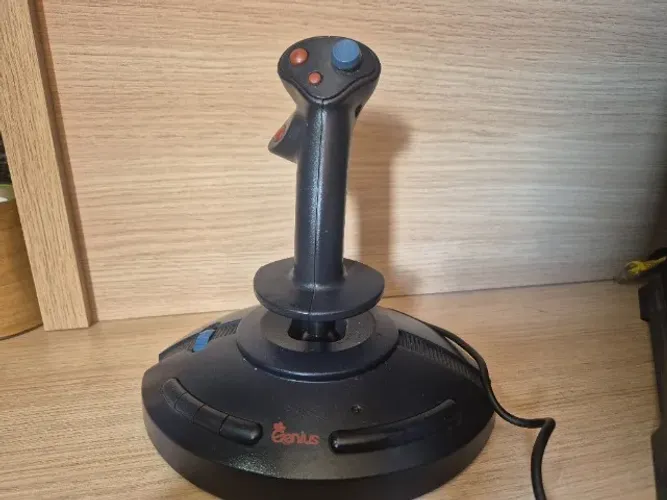 Controle Retrô - Joystick Flight2000 Genius
