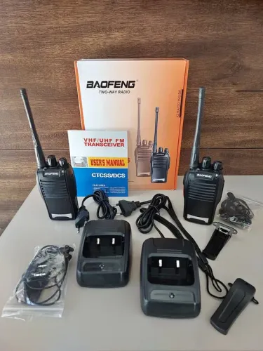Kit Rádio HT Baofeng - 2 Peças - VHF/UHF - Novo na Caixa