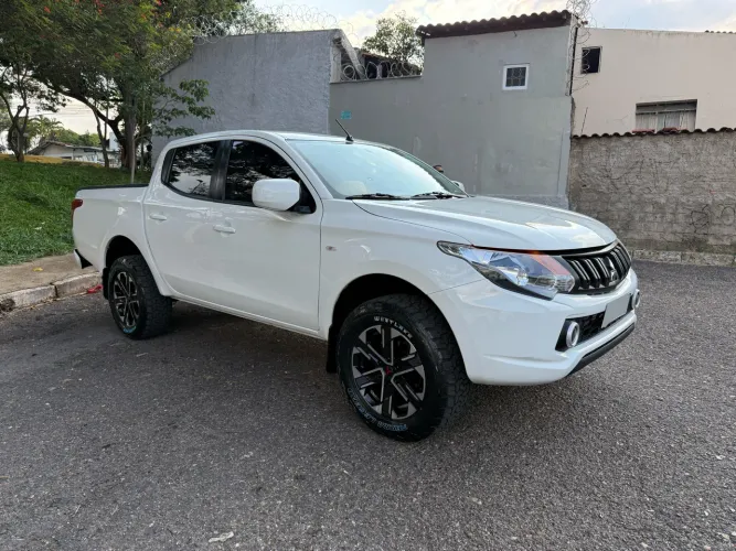 Mitsubishi L200 Triton GL 2022 - Remapeada | Manutenção em dia | Pneus e rodas novas