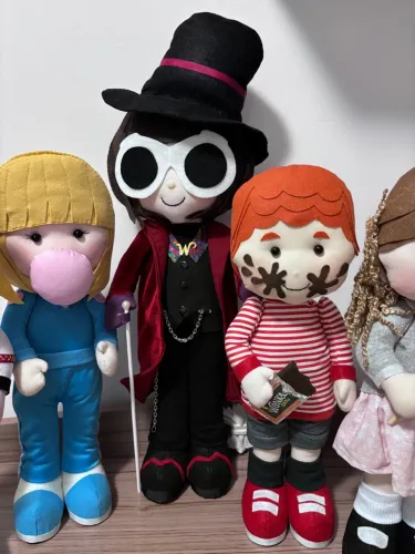 Bonecos Willy Wonka e seus personagens