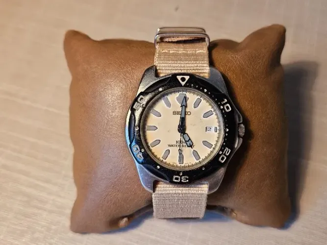 Seiko Scuba V732-OE85 