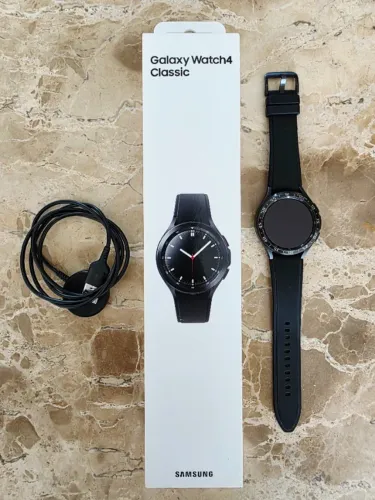 Smartwatch Samsung Galaxy Watch 4 Classic 46mm. Parcelo no cartão.