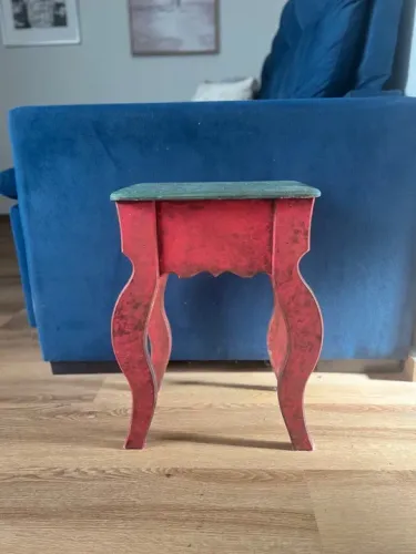 Banquinho provençal decorativo