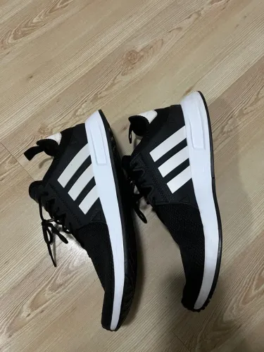 Tênis Adidas Preto seminovo tam. 40