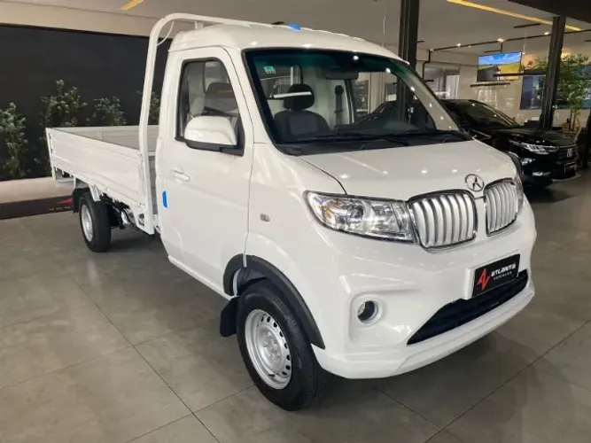 Shineray TLux T30 1.6 Gasolina 2025