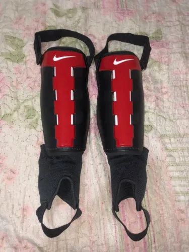 Caneleira Nike Charge original tamanho G