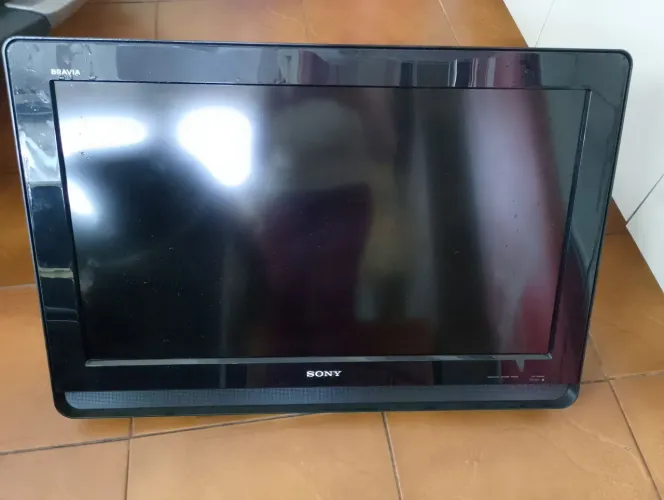 Tv 32 polegas/ controle remoto + suporte+ antena e conversor 