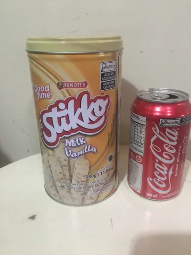 Lata vazia importada colecionável 