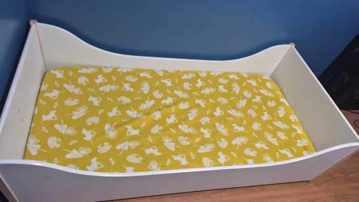 Cama infantil montessoriana com colchão 