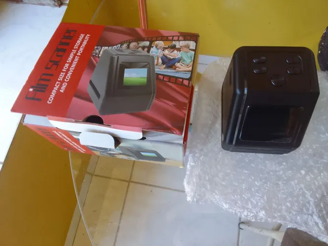 Scaner negativos e cromos novo na caixa(dinheiro ou pix)