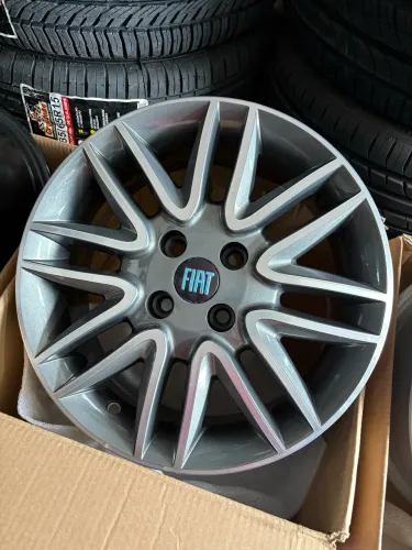 Jogo de rodas R15 modelo Fiat Punto