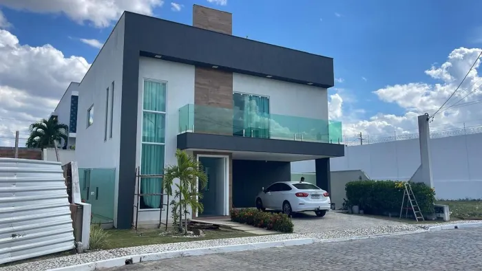 Casa no condomínio Amarílis (bairro Papagaio)