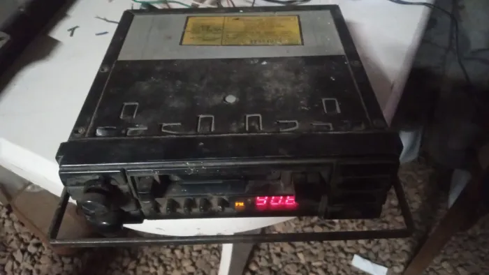 Rádio antigo funcionando 