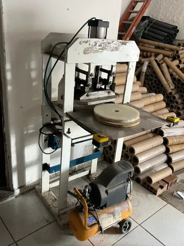 Prensa para vazar Sacos e Sacolas.