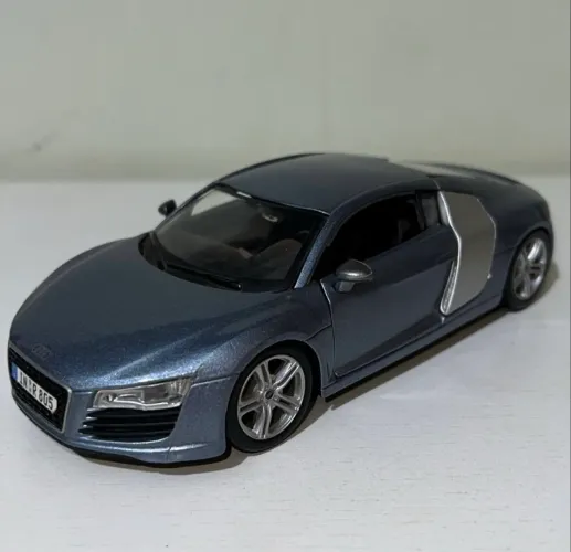 Miniatura Audi R8 - Perfeita para Colecionadores!