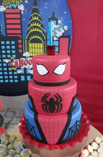 Karaokê, decoração e bolo pra sua festa