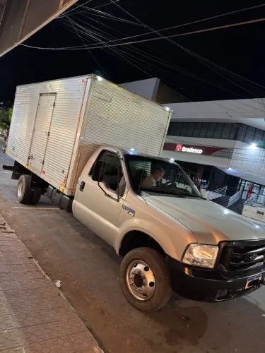 Ford F4000 ano 2008 motor cumins