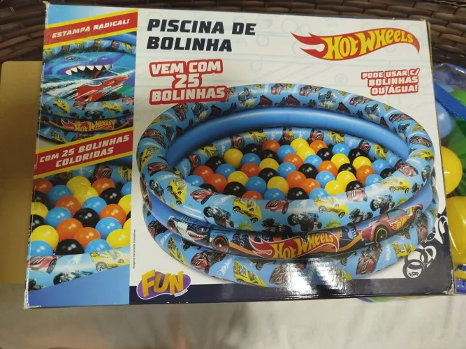 Piscina de bolinha Hot Wheels 