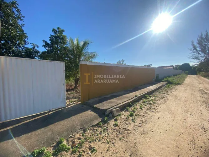 Terreno Amplo com Suíte e Varanda  900m² Murados e com Muito Verde