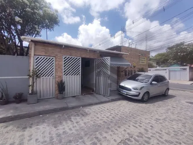 Casa com pontos comerciais, 147m², à venda, localizada no Ibura, Recife - Pernambuco.