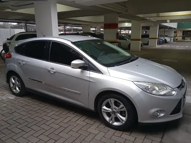 Ford Focus 1.6 S/se/se Plus Flex 8v/16v 5P 2014
