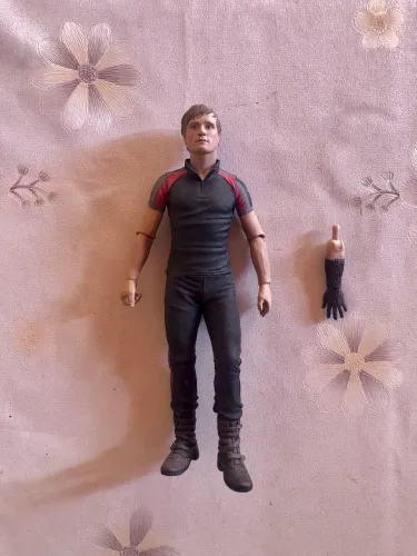 Boneco Peeta Mellark Jogos Vorazes