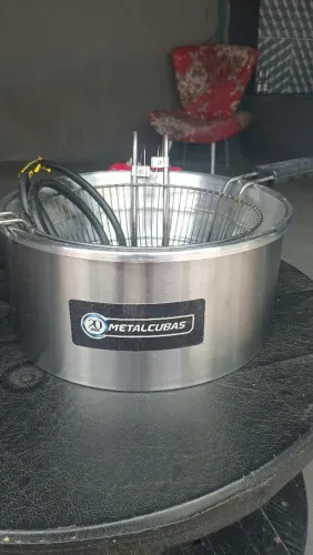 Vendo uma fritadeira