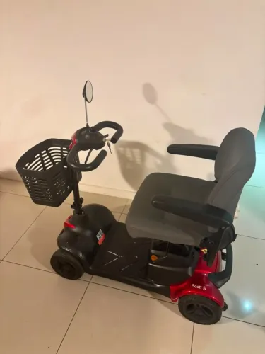 Cadeira de Rodas Motorizada Ottobock Scott S 136Kg Dobrável Vermelha