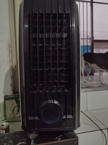 Ventilador e umidificador.