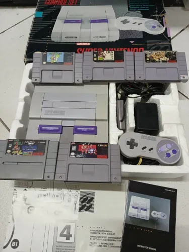 Super Nintendo na caixa completo