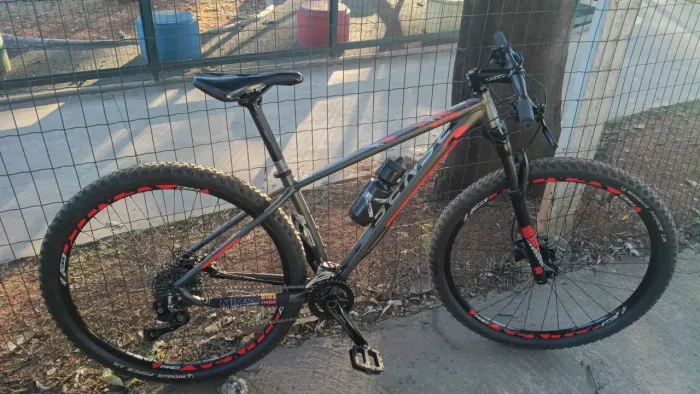 Bicicleta Sense aro 29 tam. M , suspensão a ar, shimano alívio, freio hidráulico