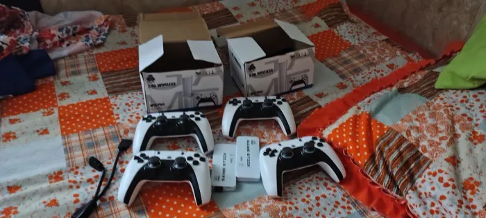 estou vendendo esse vídeo game com 4 controle
