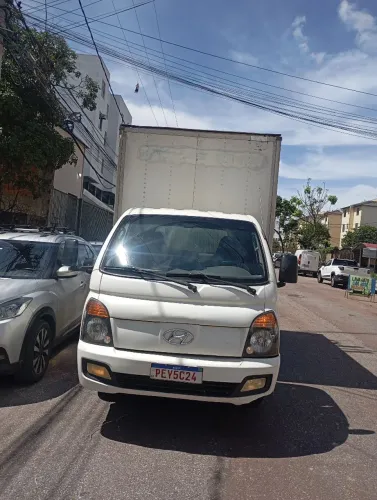 Caminhão HR, todo revisado um carro ótimo para o trabalho,em ótimos condições de uso 