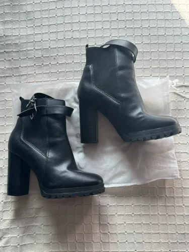 Bota cano médio Vizzano