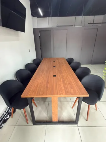 MESA COM 08 CADEIRAS