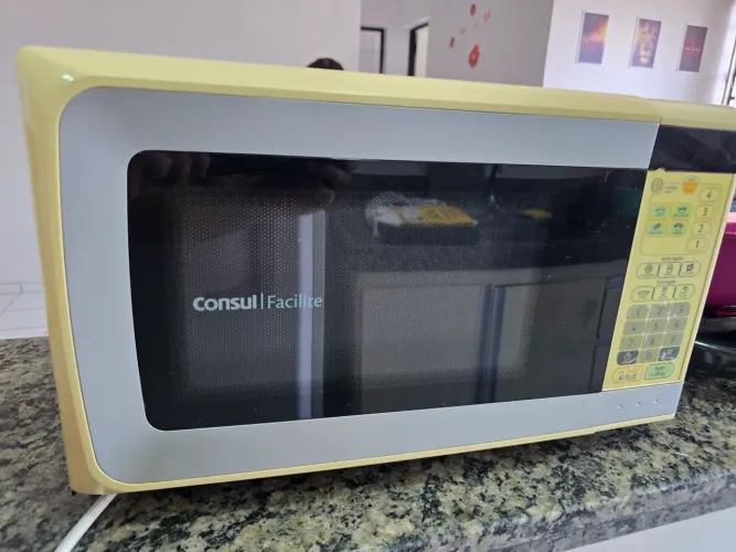 Micro-ondas Consul Facilite 20 Litros - R$ 300