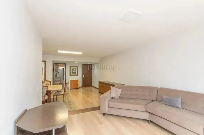 Apartamento com 4 dormitórios para alugar no Água Verde