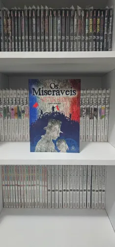 Livro Os Miseráveis (novo)