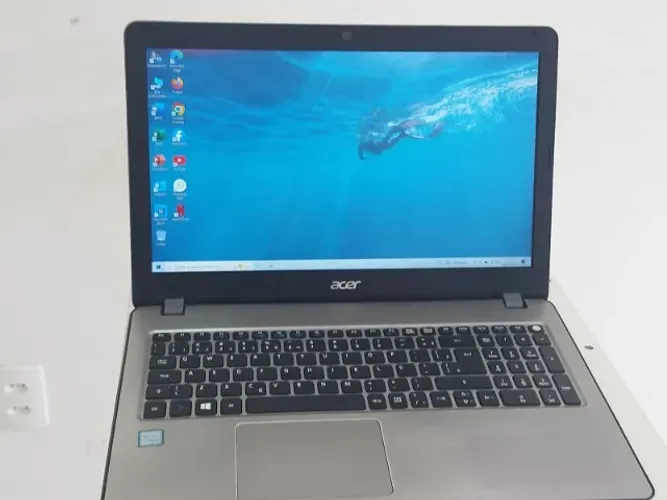 VENDO NOTEBOOK CORE I5 7200U, 8GB MEMÓRIA, SSD120GB, TELA15.6 FULL HD, BATERIA BOA