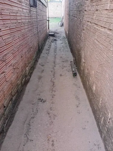 Vendo terreno , medindo 10x30 , todo murado terreno plano com poço próprio