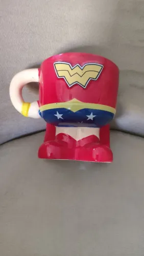 Caneca mulher maravilha original