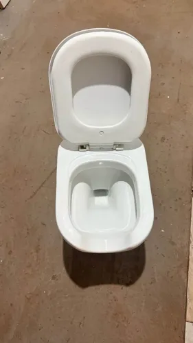 Vaso sanitário com abertura
