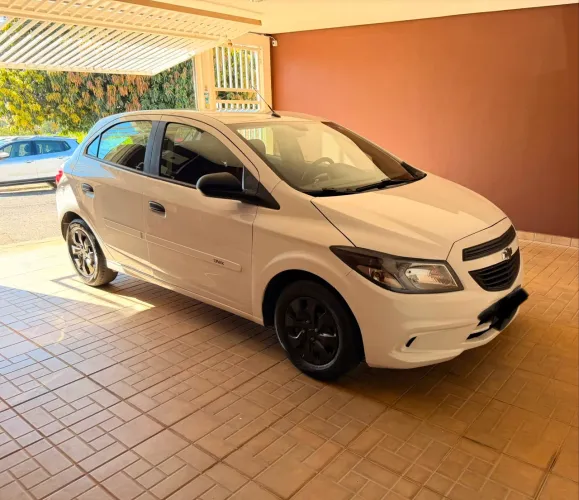 Chevrolet Onix JOY Hatch 1.0 8V Flex Mec. 4P 2019