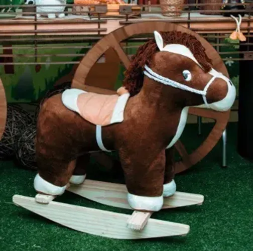 Cavalinho de Balanço de Pelúcia - Brinquedo Montar Infantil