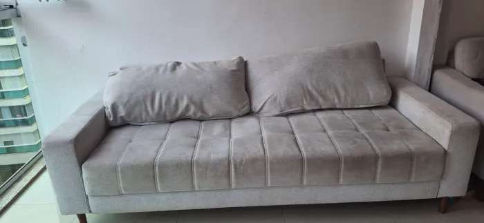 Sofá Pollus Caraíva 2,20m - Castanho / Bege (Design e Conforto)
