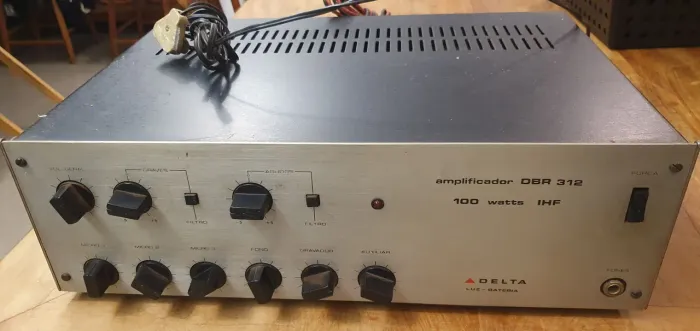 Amplificador Delta DBR 312 ,sintonizador fm e pre amplificador 