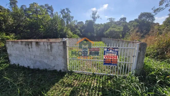 Terreno aterrado na Praia de Leste