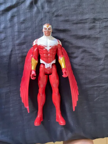 Bonecos marvel
